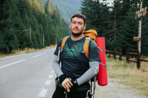 Comment planifier une expédition pour découvrir les geysers et sources chaudes en Islande?